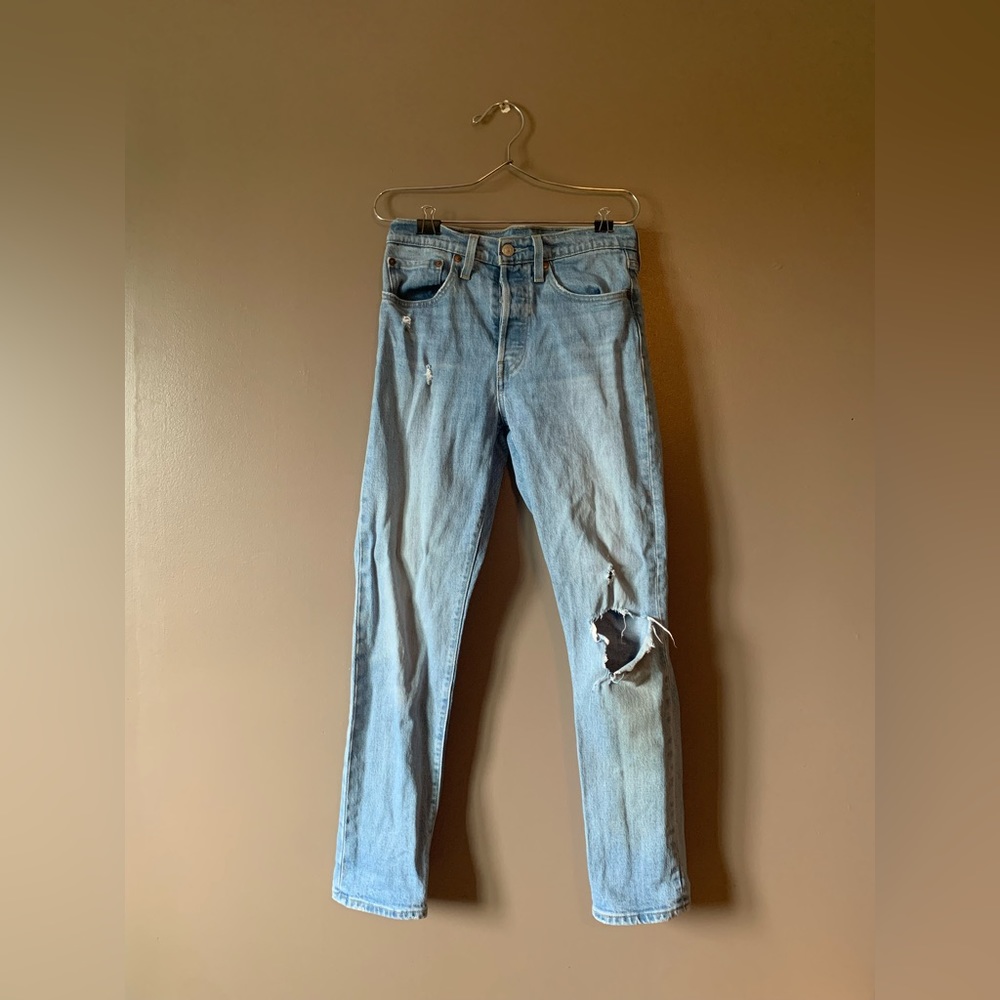 Levi’s 501 Skinny Jean - Light wash - Distressed
